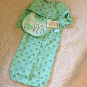 Nightgown set-comes with hat and Bibb!